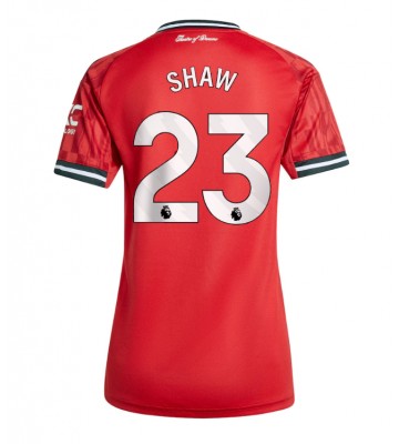 Lacne Ženy Futbalové dres Manchester United Luke Shaw #23 2025-26 Krátky Rukáv - Domáci